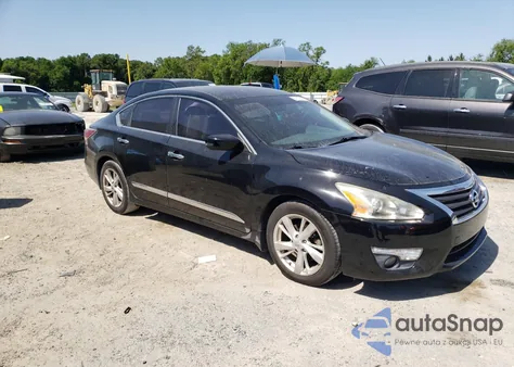 2015 Nissan Altima 2.5 из США, поврежденный, VIN 1N4AL3APXFC160487